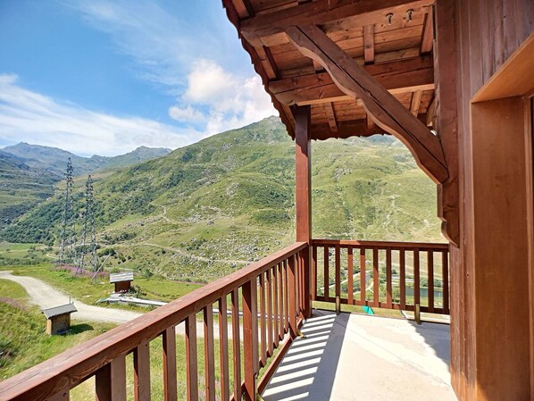 Property grounds - 3-room apartment for 6 in Les Menuires, direct piste access (Les Menuires)