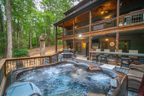 Big Timber Lodge Upscale Mountain Retreat w/Hotub
