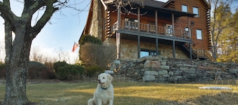 Secluded 5 BR 3 Full Bath Log Home 120 acres Sleeps10
Professional Pickleball Ct