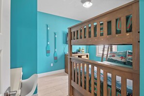 7 habitaciones, tabla de planchar con plancha y wifi gratis 