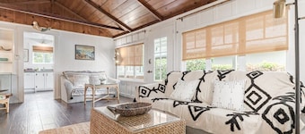 Sunny Cove Cottage- Dog Friendly
