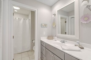Combined shower/bathtub, hair dryer, towels, soap - Fairway Dunes 27 - Screen Porch Golf Course View! (Isle of Palms)