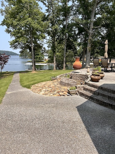 BIG WATER VIEWS ON SCENIC SMITH LAKE