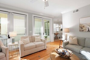 Een smart-tv en een open haard