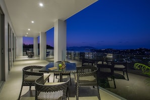 Premier-suite - 2 soveværelser - havudsigt | Terrasse/gårdhave
