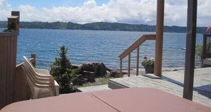 "Sky's Landing", casa frente al mar en Hood Canal