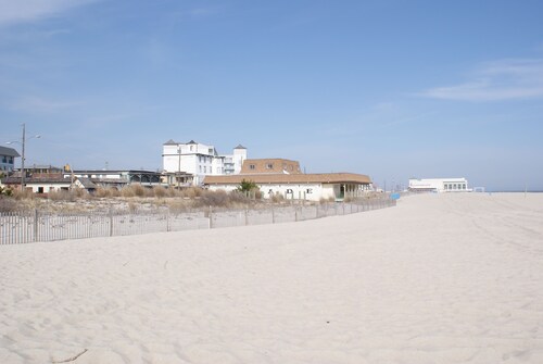 Stay in the Heart of Cape May at the Charming Rose Suite