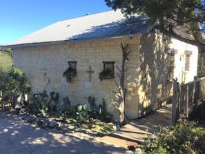 Property grounds - Romantic Rock Cabin, Beautiful, Spectacular Views of Frio River & Mountains! (Concan)