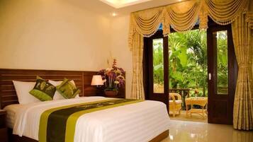 Premium bedding, minibar, in-room safe, desk