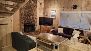 Smart TV, fireplace, DVD player