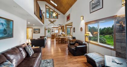 Yellowstone Mountain Home-Secluded custom home near Yellowstone with privacy!