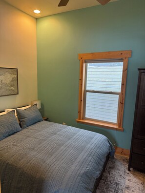 4 bedrooms, free WiFi, bed sheets - Charming Southwest Victorian in Ouray , Sleeps 8, In town Location (Ouray)