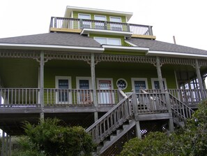 Exterior detail - 5 night min Panoramic Ocean & Sound Views Cottage on Emerald Isle (Emerald Isle)