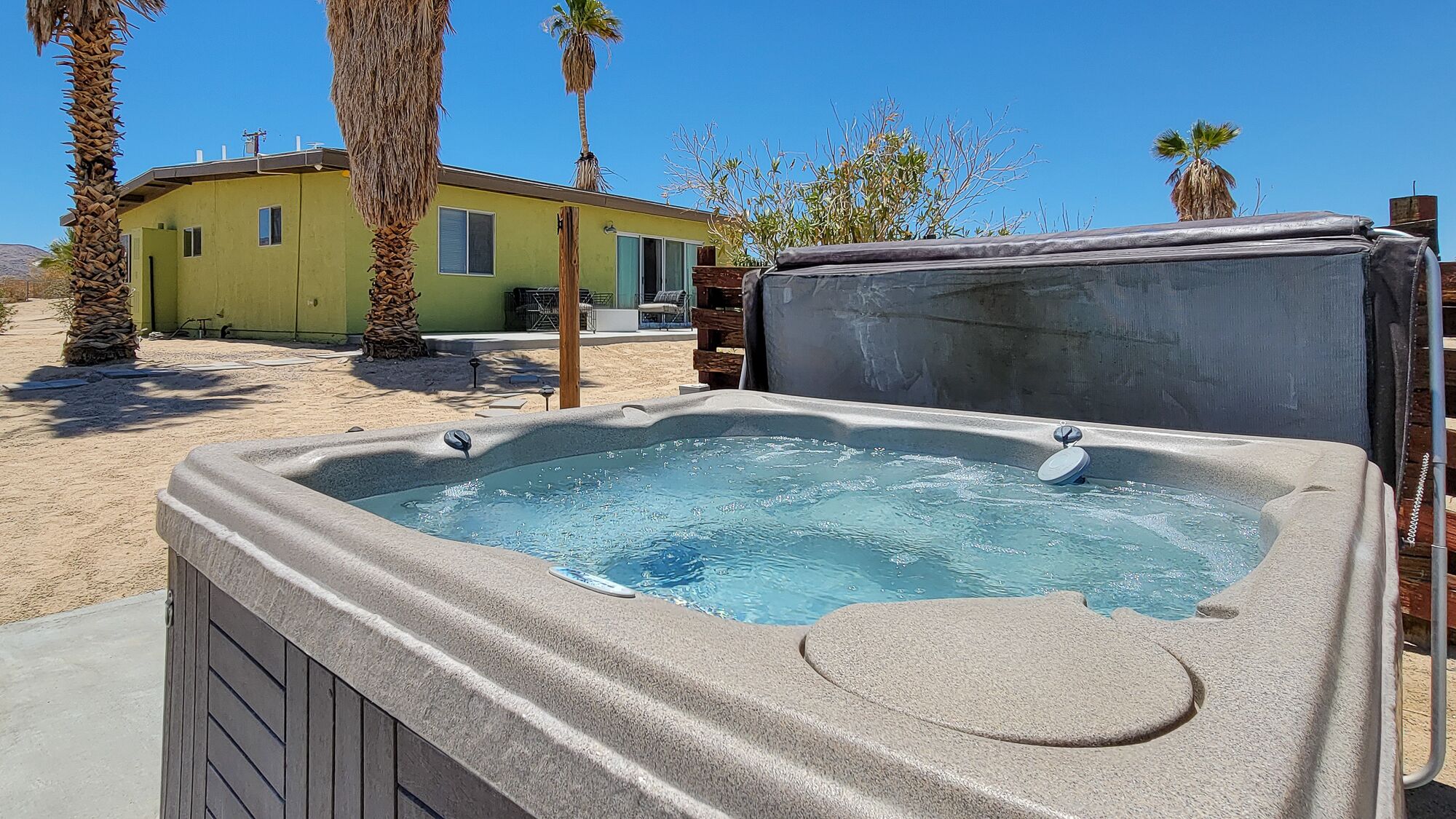 Desert Retreat Hot Tub near Joshua Tree National Park