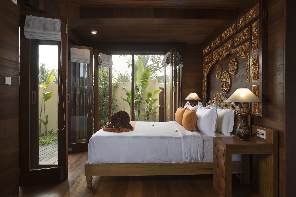 Premium bedding, in-room safe, WiFi (free), bed sheets