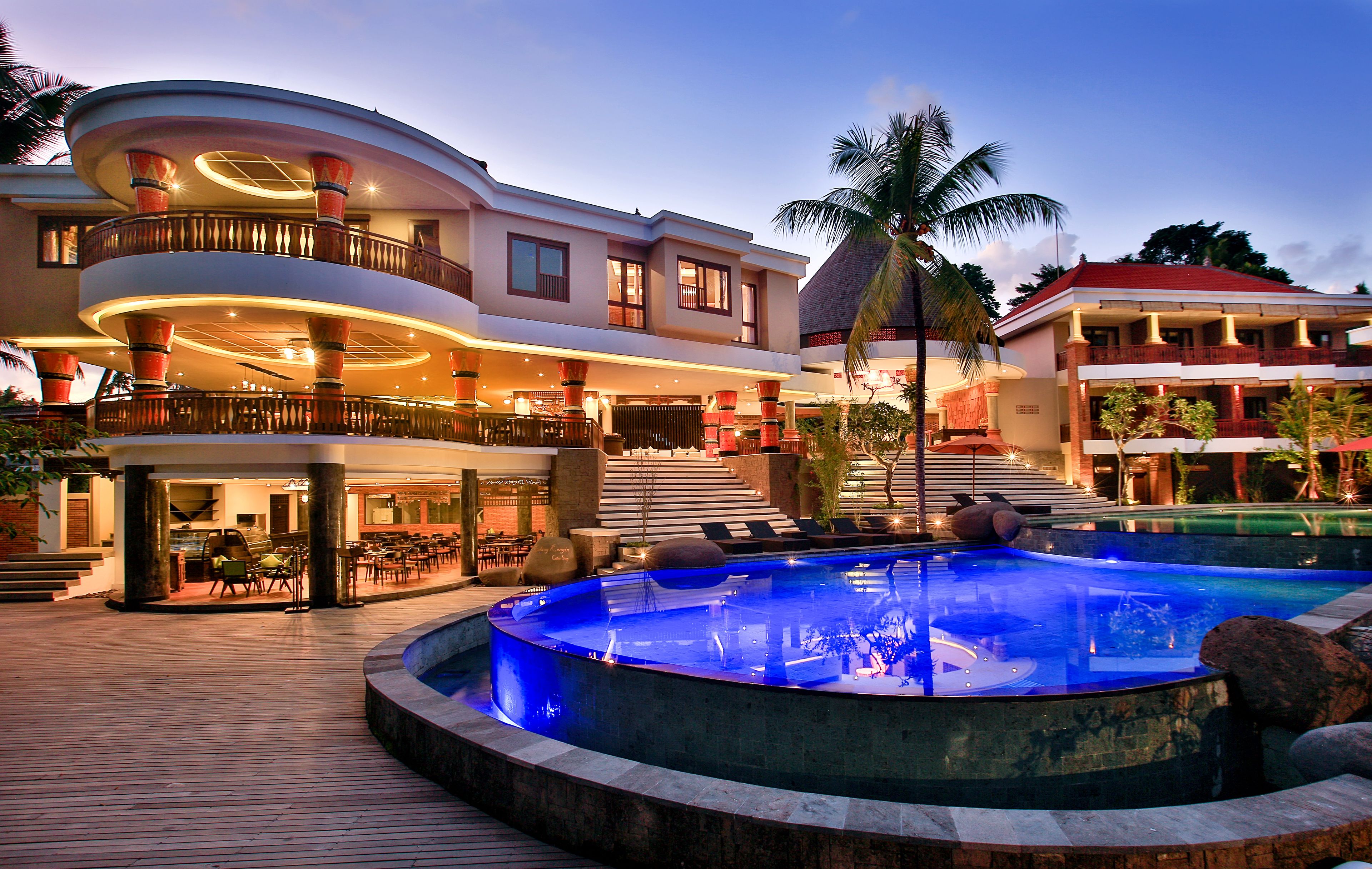 Outdoor pool, open 7:00 AM to 7:00 PM, pool umbrellas, sun loungers