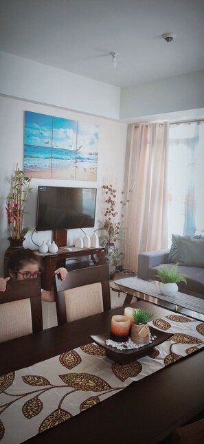 Fernseher, Stereoanlage