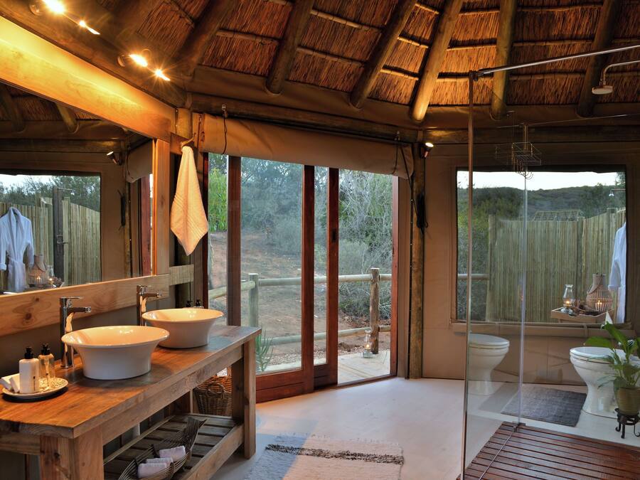 Luxury Tent, Non Smoking | Bathroom | Shower, free toiletries, hair dryer, bathrobes