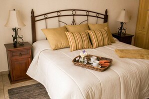 3 habitaciones, tabla de planchar con plancha, wifi y ropa de cama 