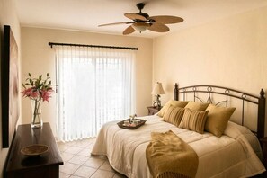 3 habitaciones, tabla de planchar con plancha, wifi y ropa de cama 