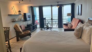 Iron/ironing board, free WiFi, bed sheets