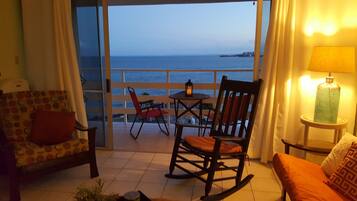 Smart TV, DVD player, stereo