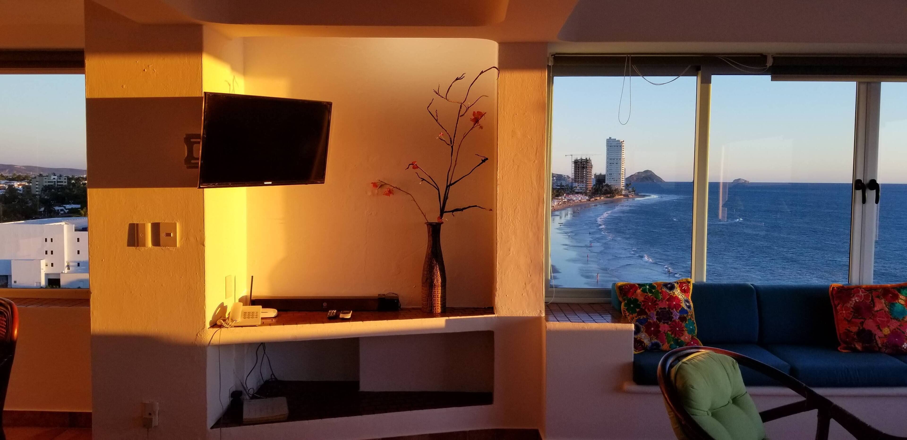 Smart TV, table tennis, stereo