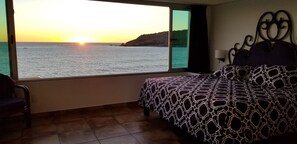2 bedrooms, iron/ironing board, free WiFi, bed sheets - Spectacular Corner Unit w/Huge Ocean Views, Pool & Private Beach Access (Mazatlan)