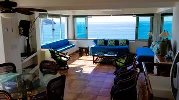 Smart TV, table tennis, stereo