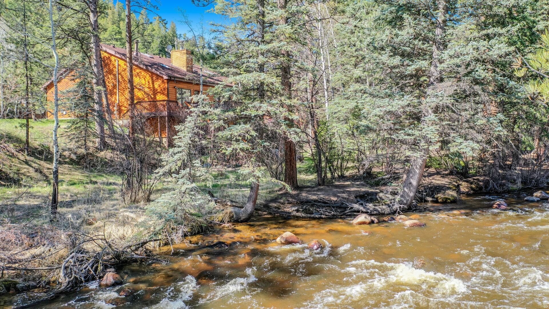 Riverfront Lodge/AC/walk to RMNP TH & YMCA /3mi to EP/fishing & playground