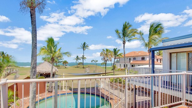 Klassiek appartement, Meerdere bedden, uitzicht op zee | Balkon