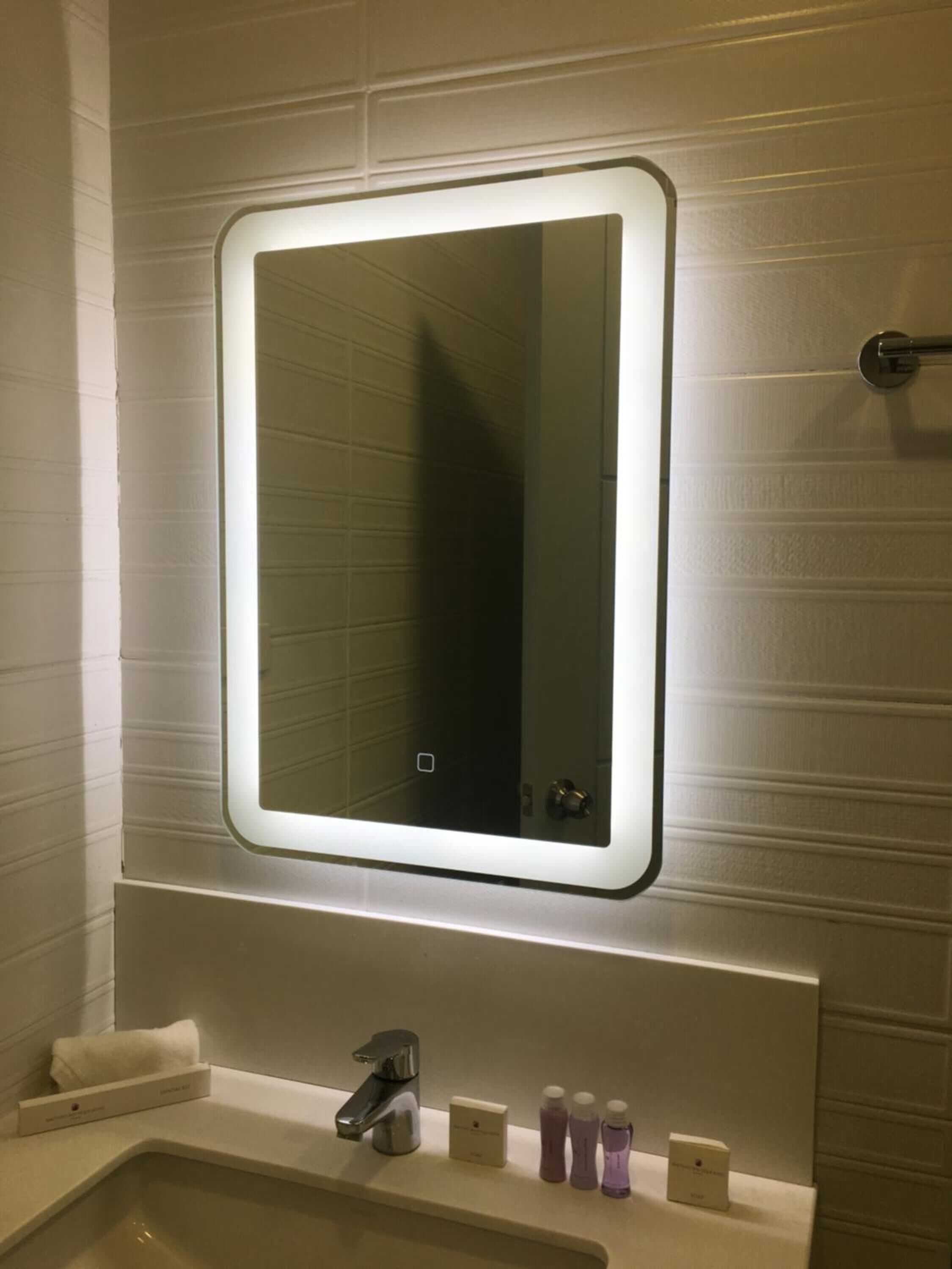 shower, rainfall showerhead, hair dryer, bidet