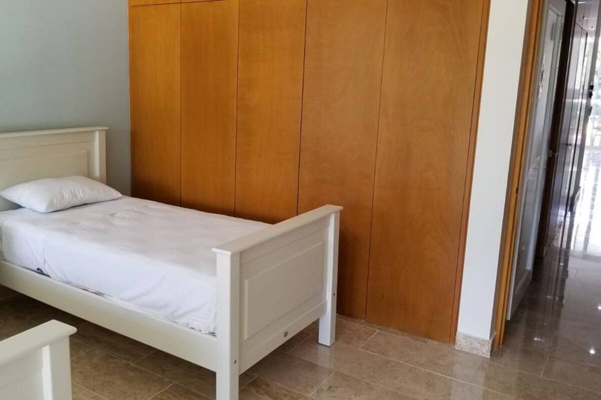 2 habitaciones y caja de seguridad en la habitación