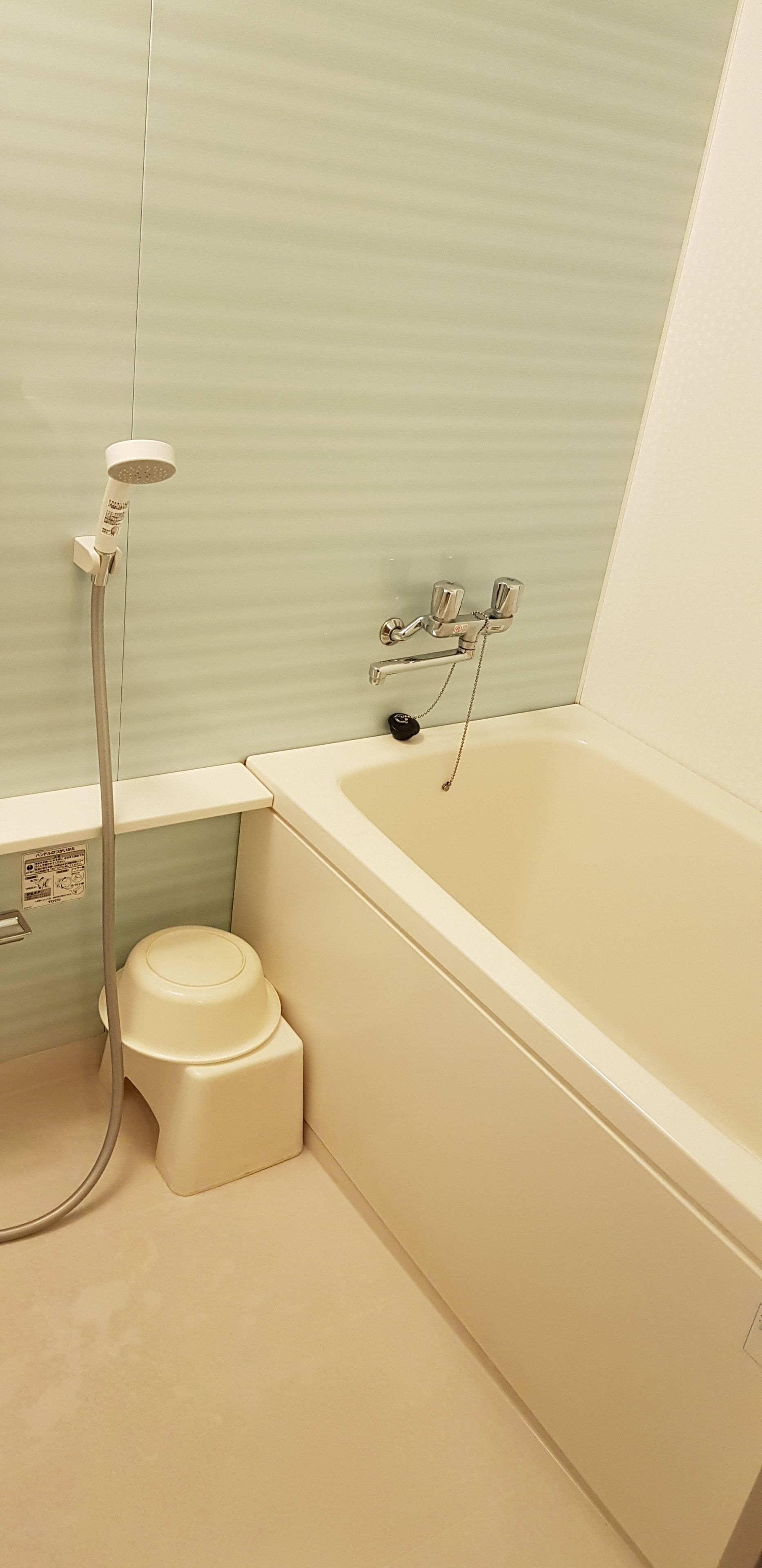 deep-soaking bathtub