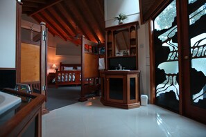 1 chambre, fer et planche à repasser, Wi-Fi gratuit, draps fournis