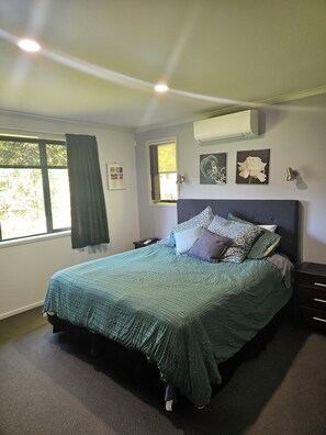 4 dormitorios, tabla de planchar con plancha, wifi y ropa de cama