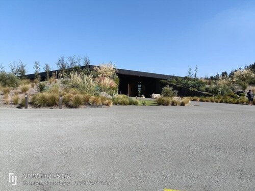 SPACIOUS METHVEN CRASH PAD