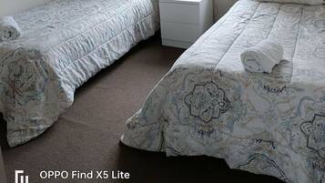 3 bedrooms, desk, iron/ironing board, travel crib