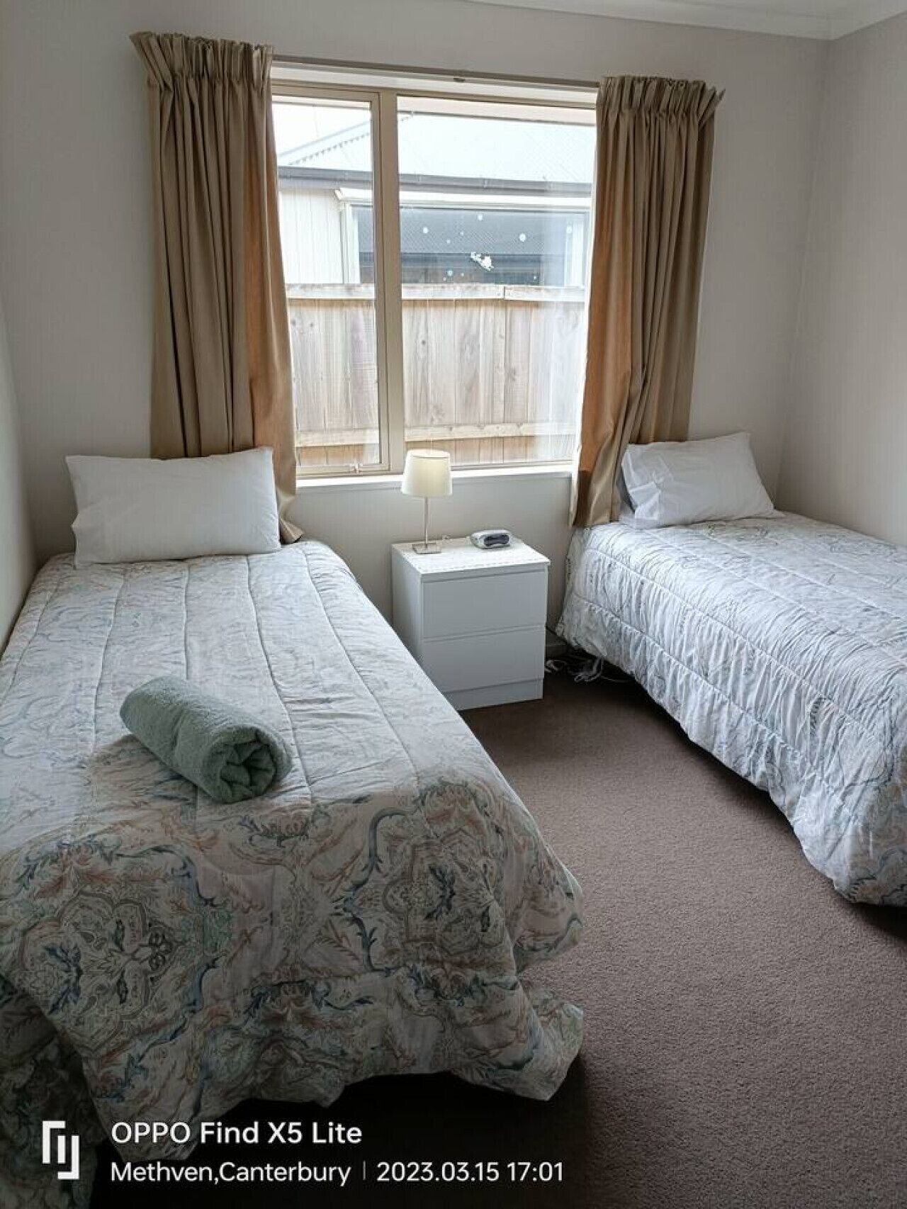 3 Schlafzimmer, Schreibtisch, Bügeleisen/Bügelbrett, Reisekinderbett