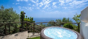 Casa Punta Paradiso - Romantic Seaside Retreat