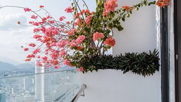 1 bedroom, minibar, in-room safe, desk