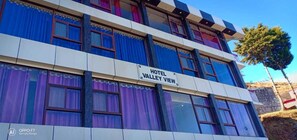 Mặt tiền nơi lưu trú