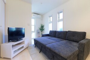 Living area - Soshigaya Apartment (Tokyo)
