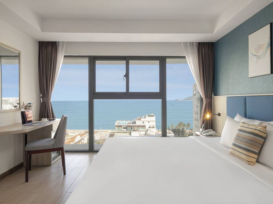 Superior Double or Twin Room, Sea View | Premium bedding, memory foam beds, minibar, in-room safe