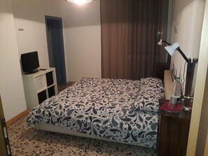 Double Room, 1 Queen Bed, Non Smoking | Bed sheets