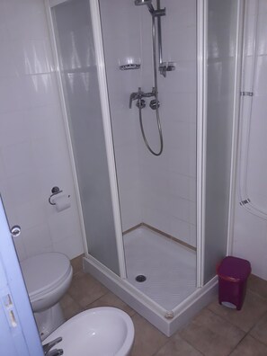 Double Room, 1 Queen Bed, Non Smoking | Bathroom