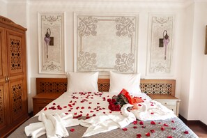 Deluxe Suite | Premium bedding, memory foam beds, in-room safe, desk - Burckin Suleymaniye (Istanbul)