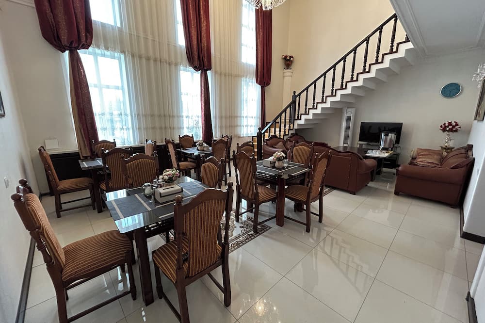 Sarbon Hotel
