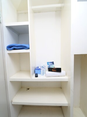 Double Room, Non Smoking | Room amenity