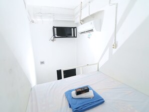 Double Room, Non Smoking | Room amenity
